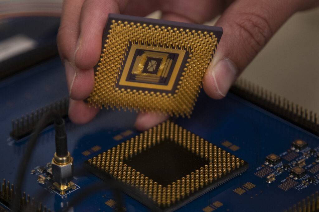 devices - memristor chip